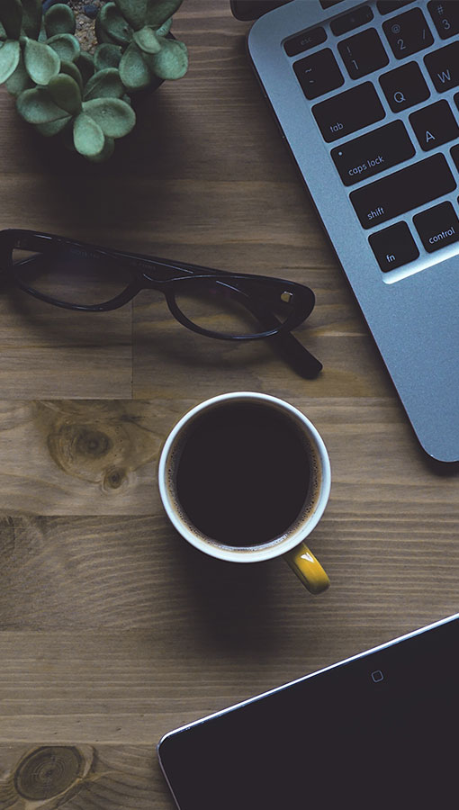 Workspace-Bar-Screen-desk-coffee